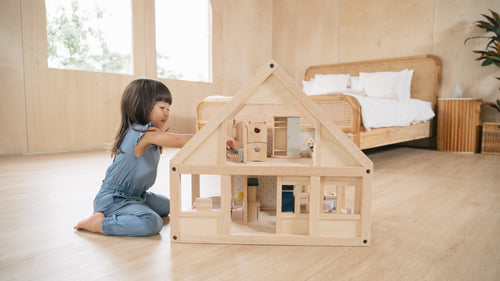 MY FIRTS DOLLHOUSE
