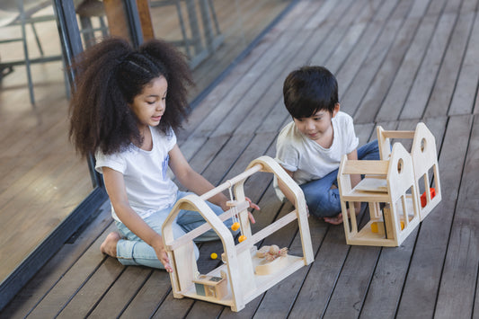 SLIDE N GO DOLLHOUSE