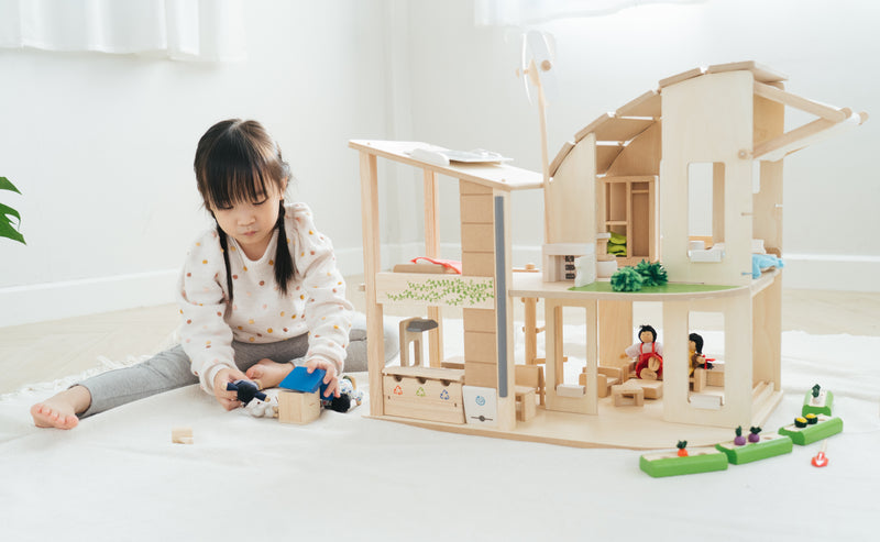 GREEN DOLLHOUSE