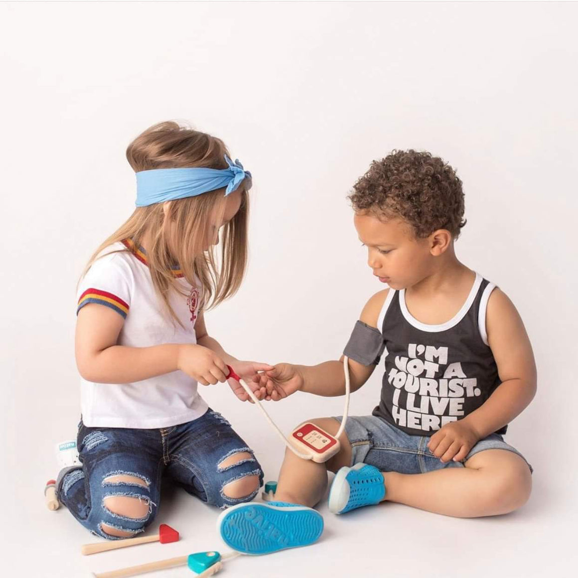 Plantoys nunca ha tenido que cortar arboles especificamente para hacer sus juguetes, sino que solo reciclo lo que de otra manera habría sido desechado.