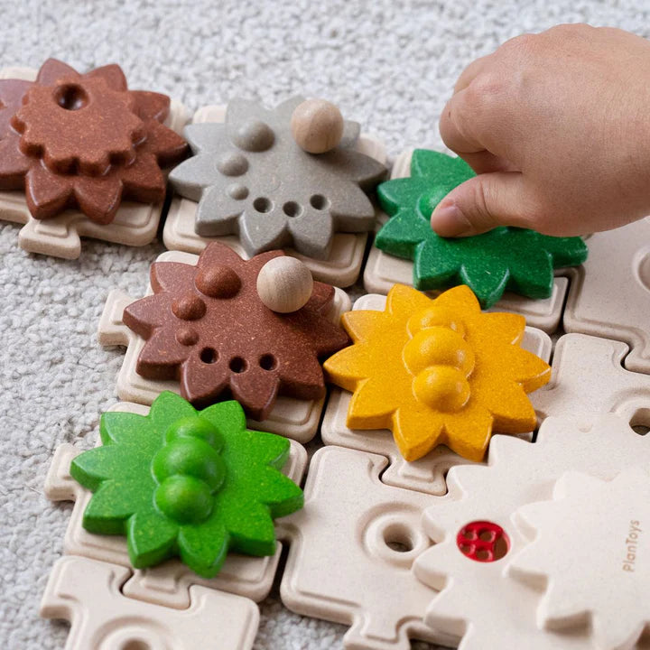 GEARS & PUZZLES